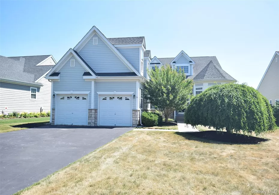 56 Foxglove Row, Riverhead, NY, 4 Bedrooms Bedrooms, 8 Rooms Rooms,2 BathroomsBathrooms,Residential,For Rent,Foxglove,0,1010096 56 Foxglove Row, Riverhead, NY, 4 Bedrooms Bedrooms, 8 Rooms Rooms,2 BathroomsBathrooms,Residential,For Rent,Foxglove,0,1010096