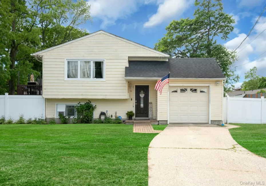 96 Huron Drive, Islip, NY, 6 Bedrooms Bedrooms, 12 Rooms Rooms,2 BathroomsBathrooms,Residential,For Rent,Huron,0,1011634 96 Huron Drive, Islip, NY, 6 Bedrooms Bedrooms, 12 Rooms Rooms,2 BathroomsBathrooms,Residential,For Rent,Huron,0,1011634