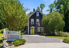 4 Landing Meadow Road, Smithtown, NY, 3 Bedrooms Bedrooms, 8 Rooms Rooms,2 BathroomsBathrooms,Residential,For Rent,Landing Meadow,0,1009540 4 Landing Meadow Road, Smithtown, NY, 3 Bedrooms Bedrooms, 8 Rooms Rooms,2 BathroomsBathrooms,Residential,For Rent,Landing Meadow,0,1009540