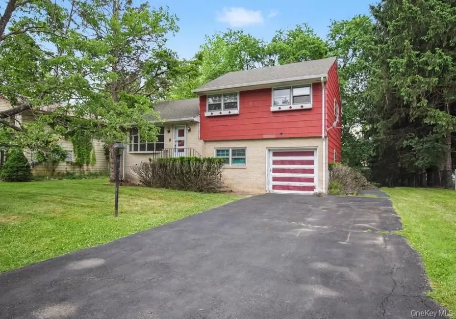 41 Beers Drive, Middletown, NY, 3 Bedrooms Bedrooms, 7 Rooms Rooms,1 BathroomBathrooms,Residential,For Rent,Beers,0,1011066 41 Beers Drive, Middletown, NY, 3 Bedrooms Bedrooms, 7 Rooms Rooms,1 BathroomBathrooms,Residential,For Rent,Beers,0,1011066