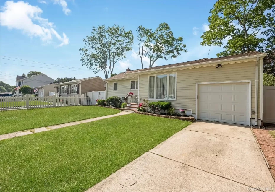 787 Frankford Road, West Babylon, NY, 3 Bedrooms Bedrooms, 5 Rooms Rooms,1 BathroomBathrooms,Residential,For Rent,Frankford,0,994264 787 Frankford Road, West Babylon, NY, 3 Bedrooms Bedrooms, 5 Rooms Rooms,1 BathroomBathrooms,Residential,For Rent,Frankford,0,994264