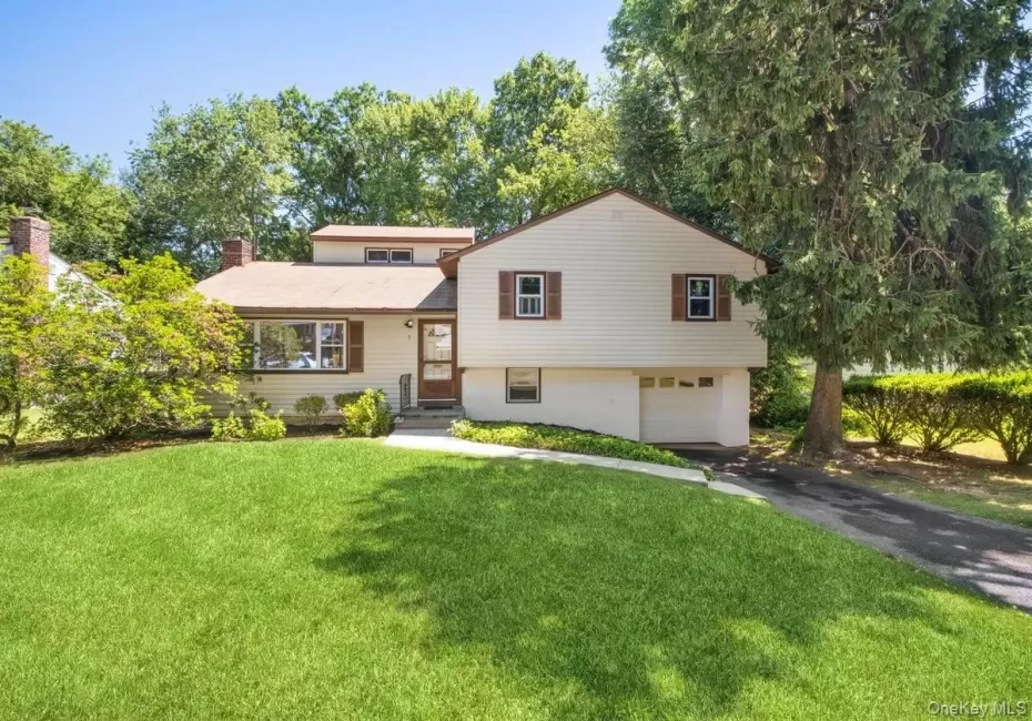 5 Hemlock Road, Greenburgh, NY, 4 Bedrooms Bedrooms, 8 Rooms Rooms,2 BathroomsBathrooms,Residential,For Rent,Hemlock,0,1012903 5 Hemlock Road, Greenburgh, NY, 4 Bedrooms Bedrooms, 8 Rooms Rooms,2 BathroomsBathrooms,Residential,For Rent,Hemlock,0,1012903