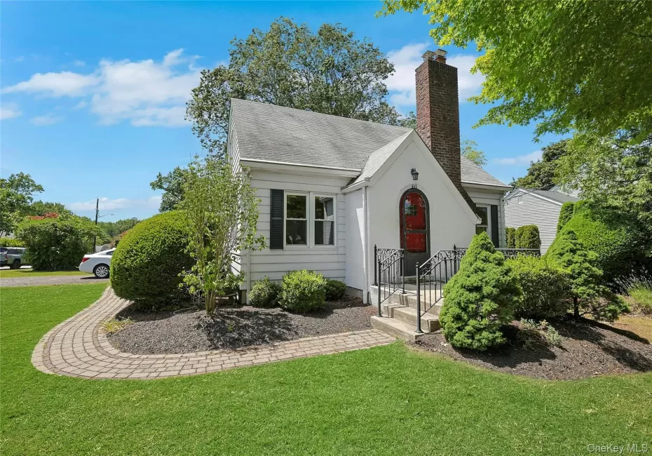 333 Middletown Road, Clarkstown, NY, 3 Bedrooms Bedrooms, 7 Rooms Rooms,2 BathroomsBathrooms,Residential,For Rent,Middletown,0,1013357 333 Middletown Road, Clarkstown, NY, 3 Bedrooms Bedrooms, 7 Rooms Rooms,2 BathroomsBathrooms,Residential,For Rent,Middletown,0,1013357
