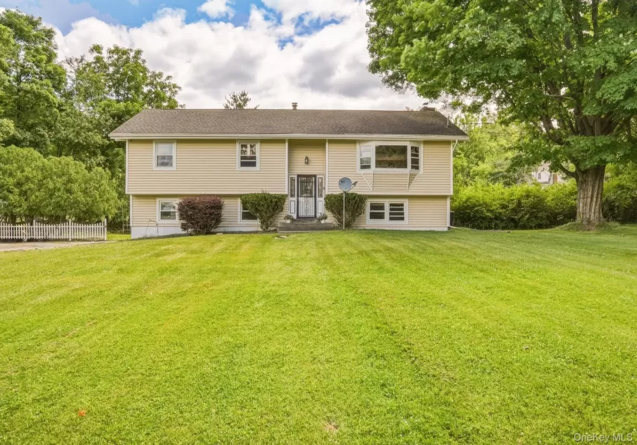 4 Hunt Drive, Florida, NY, 3 Bedrooms Bedrooms, 10 Rooms Rooms,2 BathroomsBathrooms,Residential,For Rent,Hunt,0,1015136 4 Hunt Drive, Florida, NY, 3 Bedrooms Bedrooms, 10 Rooms Rooms,2 BathroomsBathrooms,Residential,For Rent,Hunt,0,1015136
