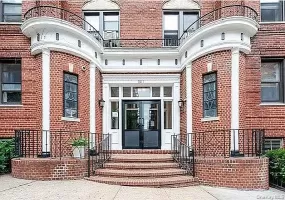 96-11 65th Road, New York, NY, 2 Bedrooms Bedrooms, 4 Rooms Rooms,1 BathroomBathrooms,Residential,For Rent,65th,0,1015019 96-11 65th Road, New York, NY, 2 Bedrooms Bedrooms, 4 Rooms Rooms,1 BathroomBathrooms,Residential,For Rent,65th,0,1015019