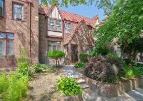 47-30 188th Street, New York, NY, 3 Bedrooms Bedrooms, 6 Rooms Rooms,1 BathroomBathrooms,Residential,For Rent,188th,0,1014984 47-30 188th Street, New York, NY, 3 Bedrooms Bedrooms, 6 Rooms Rooms,1 BathroomBathrooms,Residential,For Rent,188th,0,1014984