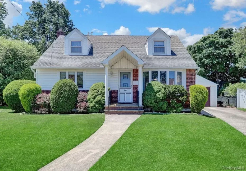 955 Cedar Court, Hempstead, NY, 4 Bedrooms Bedrooms, 7 Rooms Rooms,1 BathroomBathrooms,Residential,For Rent,Cedar,0,1015293 955 Cedar Court, Hempstead, NY, 4 Bedrooms Bedrooms, 7 Rooms Rooms,1 BathroomBathrooms,Residential,For Rent,Cedar,0,1015293