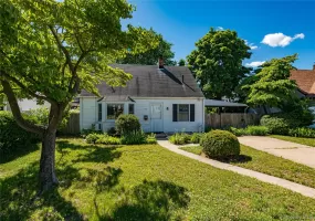93 Barnyard Lane, Hempstead, NY, 4 Bedrooms Bedrooms, 6 Rooms Rooms,1 BathroomBathrooms,Residential,For Rent,Barnyard,0,1014832 93 Barnyard Lane, Hempstead, NY, 4 Bedrooms Bedrooms, 6 Rooms Rooms,1 BathroomBathrooms,Residential,For Rent,Barnyard,0,1014832