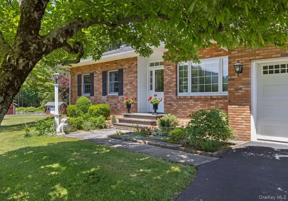 52 Brodhead Road, Olive, NY, 3 Bedrooms Bedrooms, 6 Rooms Rooms,2 BathroomsBathrooms,Residential,For Rent,Brodhead,0,1015328 52 Brodhead Road, Olive, NY, 3 Bedrooms Bedrooms, 6 Rooms Rooms,2 BathroomsBathrooms,Residential,For Rent,Brodhead,0,1015328