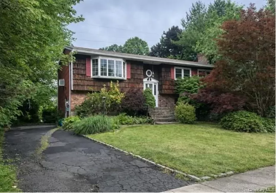 106 Rockland Lane, Ramapo, NY, 4 Bedrooms Bedrooms, 12 Rooms Rooms,3 BathroomsBathrooms,Residential,For Rent,Rockland,0,1013842 106 Rockland Lane, Ramapo, NY, 4 Bedrooms Bedrooms, 12 Rooms Rooms,3 BathroomsBathrooms,Residential,For Rent,Rockland,0,1013842