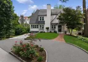 632 Colonial Avenue, Pelham, NY, 4 Bedrooms Bedrooms, 9 Rooms Rooms,3 BathroomsBathrooms,Residential,For Rent,Colonial,0,1006610 632 Colonial Avenue, Pelham, NY, 4 Bedrooms Bedrooms, 9 Rooms Rooms,3 BathroomsBathrooms,Residential,For Rent,Colonial,0,1006610
