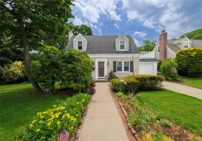 21 Maple Street, Hempstead, NY, 2 Bedrooms Bedrooms, 5 Rooms Rooms,1 BathroomBathrooms,Residential,For Rent,Maple,0,1012997 21 Maple Street, Hempstead, NY, 2 Bedrooms Bedrooms, 5 Rooms Rooms,1 BathroomBathrooms,Residential,For Rent,Maple,0,1012997