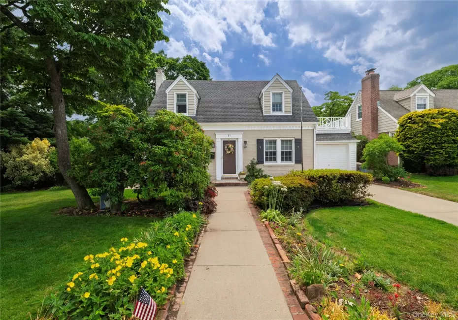 21 Maple Street, Hempstead, NY, 2 Bedrooms Bedrooms, 5 Rooms Rooms,1 BathroomBathrooms,Residential,For Rent,Maple,0,1012997 21 Maple Street, Hempstead, NY, 2 Bedrooms Bedrooms, 5 Rooms Rooms,1 BathroomBathrooms,Residential,For Rent,Maple,0,1012997