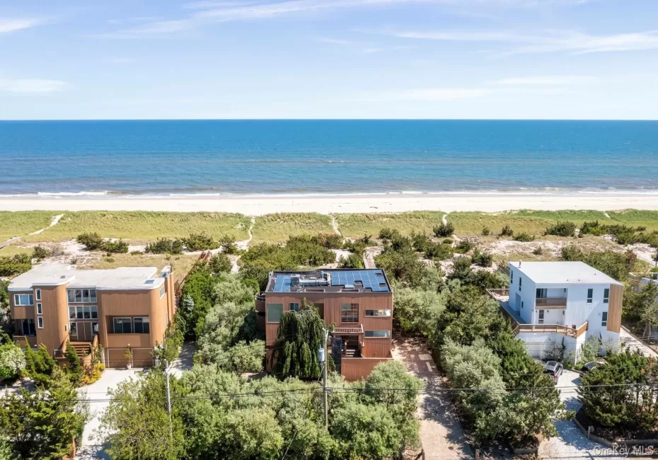 559 Dune Road, Southampton, NY, 4 Bedrooms Bedrooms, 8 Rooms Rooms,3 BathroomsBathrooms,Residential,For Rent,Dune,0,1015502 559 Dune Road, Southampton, NY, 4 Bedrooms Bedrooms, 8 Rooms Rooms,3 BathroomsBathrooms,Residential,For Rent,Dune,0,1015502