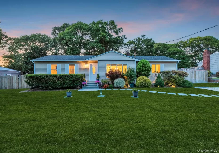 116 Tiana Road, Southampton, NY, 4 Bedrooms Bedrooms, 7 Rooms Rooms,2 BathroomsBathrooms,Residential,For Rent,Tiana,0,1015541 116 Tiana Road, Southampton, NY, 4 Bedrooms Bedrooms, 7 Rooms Rooms,2 BathroomsBathrooms,Residential,For Rent,Tiana,0,1015541