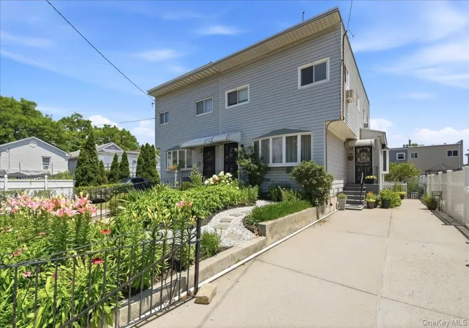 3284 Giegerich Place, New York, NY, 3 Bedrooms Bedrooms, 7 Rooms Rooms,2 BathroomsBathrooms,Residential,For Rent,Giegerich,0,1015562 3284 Giegerich Place, New York, NY, 3 Bedrooms Bedrooms, 7 Rooms Rooms,2 BathroomsBathrooms,Residential,For Rent,Giegerich,0,1015562