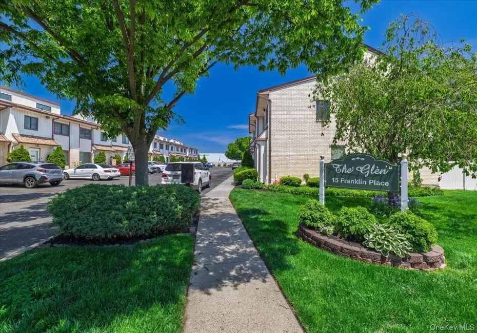 15 Franklin Place, Hempstead, NY, 3 Bedrooms Bedrooms, 6 Rooms Rooms,1 BathroomBathrooms,Residential,For Rent,Franklin,0,1015573 15 Franklin Place, Hempstead, NY, 3 Bedrooms Bedrooms, 6 Rooms Rooms,1 BathroomBathrooms,Residential,For Rent,Franklin,0,1015573