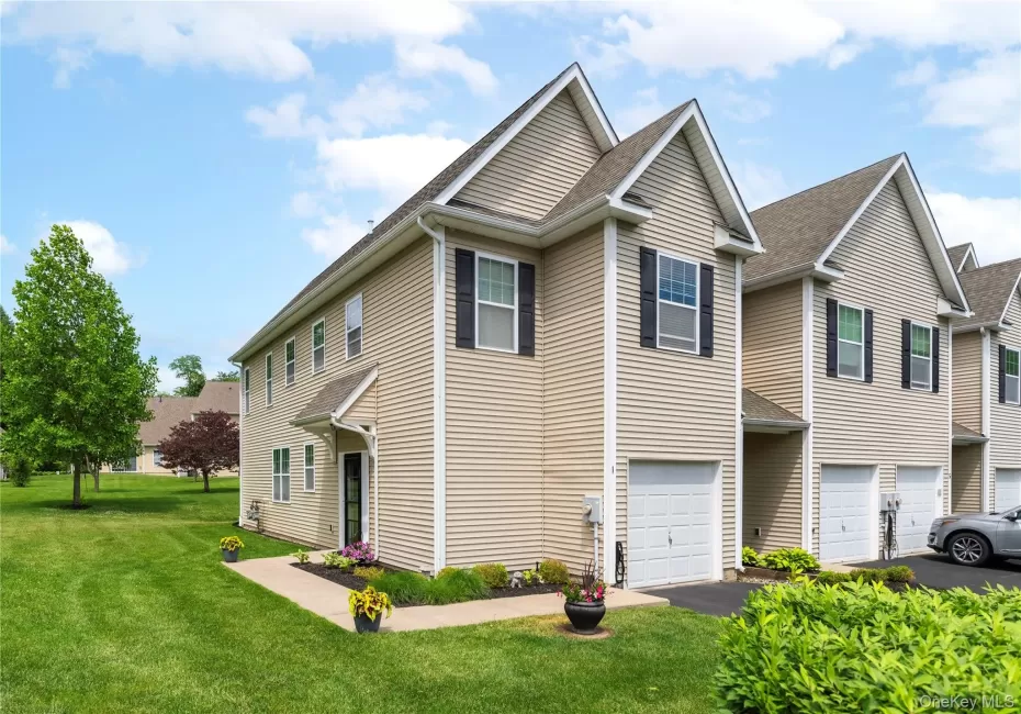 1 Halley Court, Poughkeepsie (town), NY, 2 Bedrooms Bedrooms, 6 Rooms Rooms,2 BathroomsBathrooms,Residential,For Rent,Halley,0,1014314 1 Halley Court, Poughkeepsie (town), NY, 2 Bedrooms Bedrooms, 6 Rooms Rooms,2 BathroomsBathrooms,Residential,For Rent,Halley,0,1014314