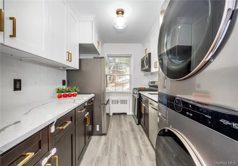 Updated kitchen 2022, in-unit washer/dryer Updated kitchen 2022, in-unit washer/dryer