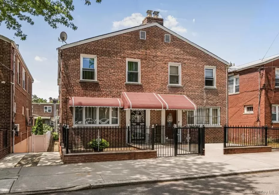 4133 Grace Avenue, New York, NY, 3 Bedrooms Bedrooms, 8 Rooms Rooms,1 BathroomBathrooms,Residential,For Rent,Grace,0,1015049 4133 Grace Avenue, New York, NY, 3 Bedrooms Bedrooms, 8 Rooms Rooms,1 BathroomBathrooms,Residential,For Rent,Grace,0,1015049