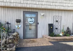 43 Headline Road, Babylon, NY, 1 Bedroom Bedrooms, 3 Rooms Rooms,1 BathroomBathrooms,Residential Lease,For Rent,Headline,0,1015577 43 Headline Road, Babylon, NY, 1 Bedroom Bedrooms, 3 Rooms Rooms,1 BathroomBathrooms,Residential Lease,For Rent,Headline,0,1015577