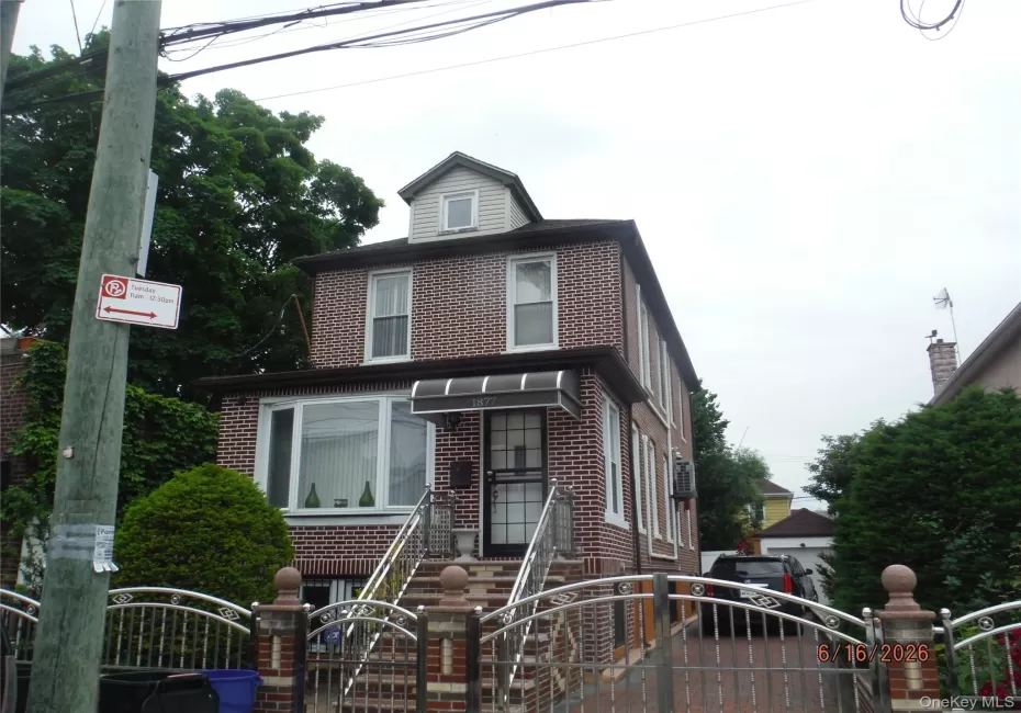 1877 Albany Avenue, New York, NY, 3 Bedrooms Bedrooms, 7 Rooms Rooms,1 BathroomBathrooms,Residential,For Rent,Albany,0,1015767 1877 Albany Avenue, New York, NY, 3 Bedrooms Bedrooms, 7 Rooms Rooms,1 BathroomBathrooms,Residential,For Rent,Albany,0,1015767