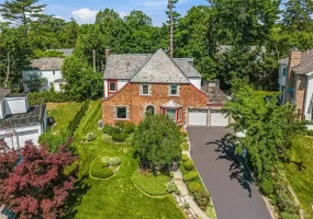 36 Strathmore Road, North Hempstead, NY, 3 Bedrooms Bedrooms, 11 Rooms Rooms,2 BathroomsBathrooms,Residential,For Rent,Strathmore,0,1015327 36 Strathmore Road, North Hempstead, NY, 3 Bedrooms Bedrooms, 11 Rooms Rooms,2 BathroomsBathrooms,Residential,For Rent,Strathmore,0,1015327