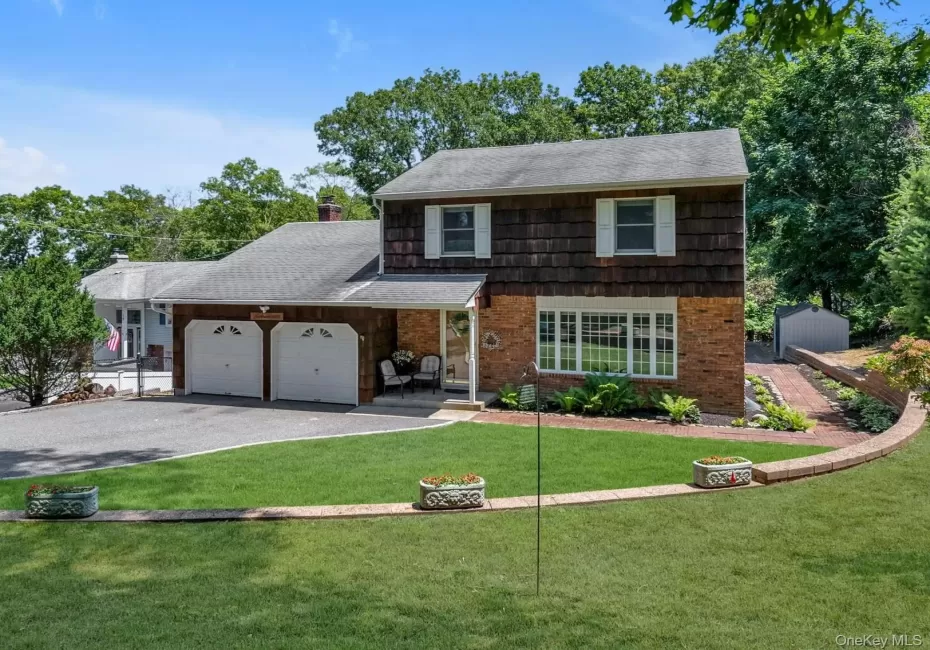 17 Broadview Avenue, Smithtown, NY, 4 Bedrooms Bedrooms, 8 Rooms Rooms,1 BathroomBathrooms,Residential,For Rent,Broadview,0,1015310 17 Broadview Avenue, Smithtown, NY, 4 Bedrooms Bedrooms, 8 Rooms Rooms,1 BathroomBathrooms,Residential,For Rent,Broadview,0,1015310