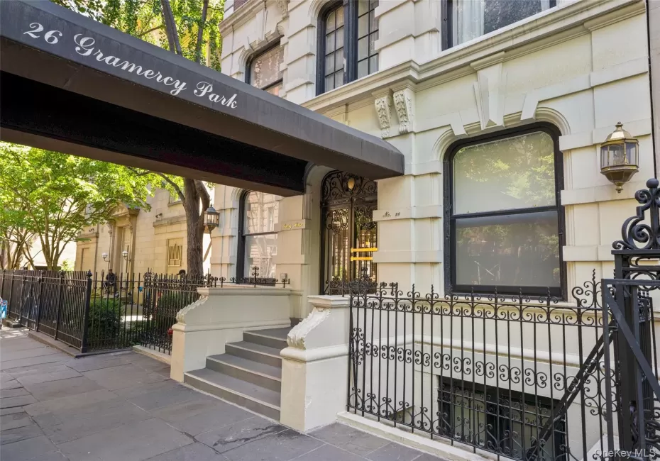 26 Gramercy Park, New York, NY, 1 Bedroom Bedrooms, 3 Rooms Rooms,1 BathroomBathrooms,Residential Lease,For Rent,Gramercy,0,1015766 26 Gramercy Park, New York, NY, 1 Bedroom Bedrooms, 3 Rooms Rooms,1 BathroomBathrooms,Residential Lease,For Rent,Gramercy,0,1015766