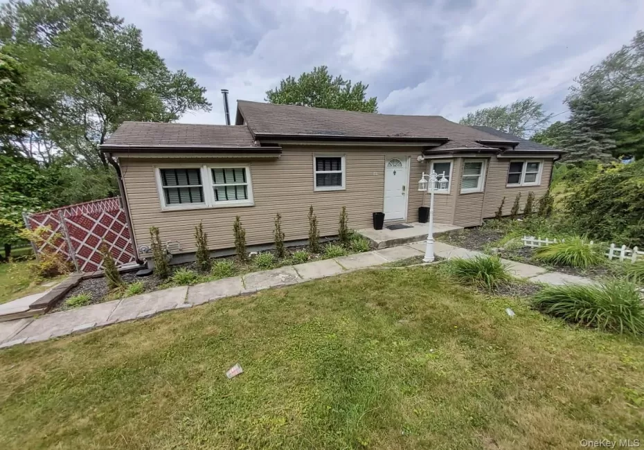 469 Hillside Road, Monroe, NY, 4 Bedrooms Bedrooms, 5 Rooms Rooms,2 BathroomsBathrooms,Residential Lease,For Rent,Hillside,0,1015649 469 Hillside Road, Monroe, NY, 4 Bedrooms Bedrooms, 5 Rooms Rooms,2 BathroomsBathrooms,Residential Lease,For Rent,Hillside,0,1015649