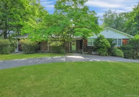 1 Cairngorm Road, Clarkstown, NY, 4 Bedrooms Bedrooms, 11 Rooms Rooms,3 BathroomsBathrooms,Residential,For Rent,Cairngorm,0,1007396 1 Cairngorm Road, Clarkstown, NY, 4 Bedrooms Bedrooms, 11 Rooms Rooms,3 BathroomsBathrooms,Residential,For Rent,Cairngorm,0,1007396