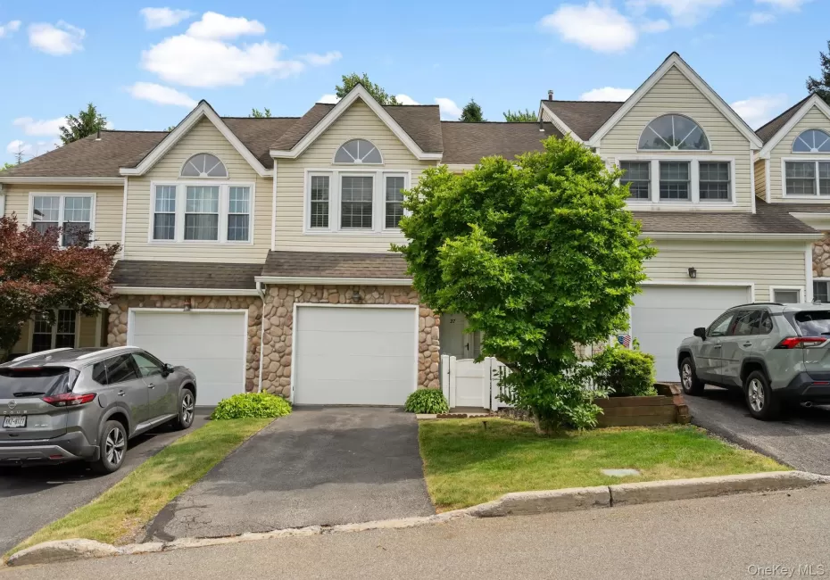 27 Spruce Ridge Drive, Fishkill, NY, 2 Bedrooms Bedrooms, 9 Rooms Rooms,2 BathroomsBathrooms,Residential,For Rent,Spruce Ridge,0,1013360 27 Spruce Ridge Drive, Fishkill, NY, 2 Bedrooms Bedrooms, 9 Rooms Rooms,2 BathroomsBathrooms,Residential,For Rent,Spruce Ridge,0,1013360