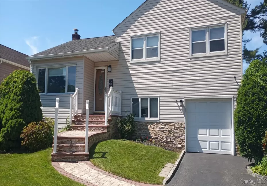 2669 Grayson Drive, Hempstead, NY, 3 Bedrooms Bedrooms, 6 Rooms Rooms,2 BathroomsBathrooms,Residential,For Rent,Grayson,0,1015163 2669 Grayson Drive, Hempstead, NY, 3 Bedrooms Bedrooms, 6 Rooms Rooms,2 BathroomsBathrooms,Residential,For Rent,Grayson,0,1015163