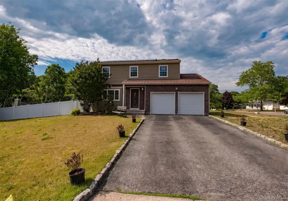 Spacious Colonial with Oversized Driveway Spacious Colonial with Oversized Driveway