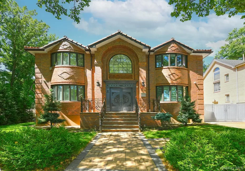 66-26 Marathon Pkwy., New York, NY, 6 Bedrooms Bedrooms, 14 Rooms Rooms,6 BathroomsBathrooms,Residential Lease,For Rent,Marathon Pkwy.,0,1015836 66-26 Marathon Pkwy., New York, NY, 6 Bedrooms Bedrooms, 14 Rooms Rooms,6 BathroomsBathrooms,Residential Lease,For Rent,Marathon Pkwy.,0,1015836