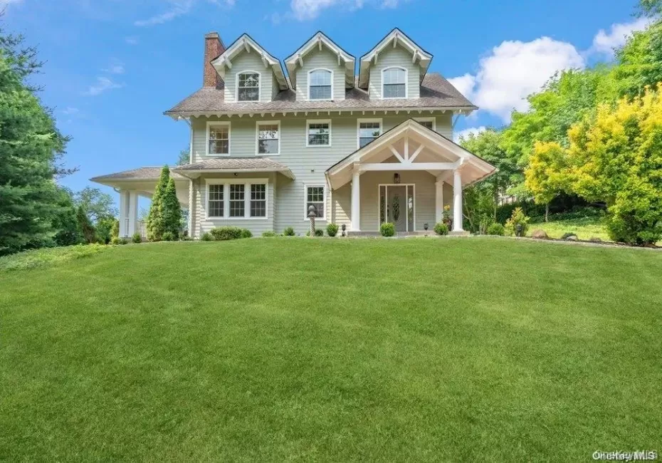 9 The Intervale, North Hempstead, NY, 5 Bedrooms Bedrooms, 11 Rooms Rooms,4 BathroomsBathrooms,Residential Lease,For Rent,The Intervale,0,1015922 9 The Intervale, North Hempstead, NY, 5 Bedrooms Bedrooms, 11 Rooms Rooms,4 BathroomsBathrooms,Residential Lease,For Rent,The Intervale,0,1015922