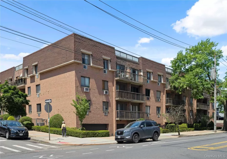 61-12 69th Street, New York, NY, 2 Bedrooms Bedrooms, 7 Rooms Rooms,2 BathroomsBathrooms,Residential,For Rent,69th Street,0,1012902 61-12 69th Street, New York, NY, 2 Bedrooms Bedrooms, 7 Rooms Rooms,2 BathroomsBathrooms,Residential,For Rent,69th Street,0,1012902