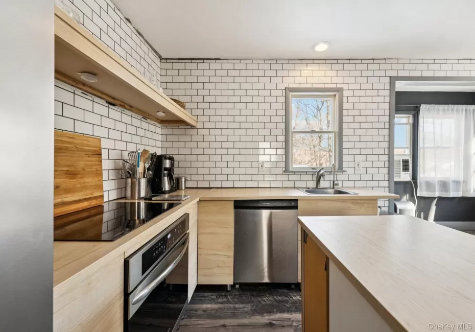 176 Maple Avenue, Southampton, NY, 2 Bedrooms Bedrooms, 5 Rooms Rooms,1 BathroomBathrooms,Residential,For Rent,Maple,0,954761 176 Maple Avenue, Southampton, NY, 2 Bedrooms Bedrooms, 5 Rooms Rooms,1 BathroomBathrooms,Residential,For Rent,Maple,0,954761