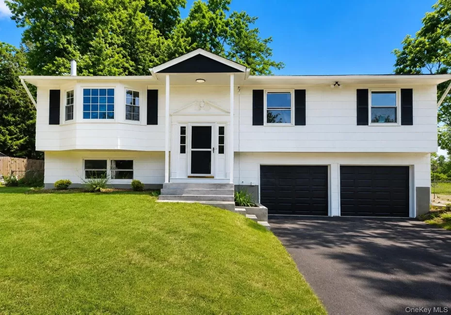 Welcome to 8 Mockingbird Ln! Welcome to 8 Mockingbird Ln!