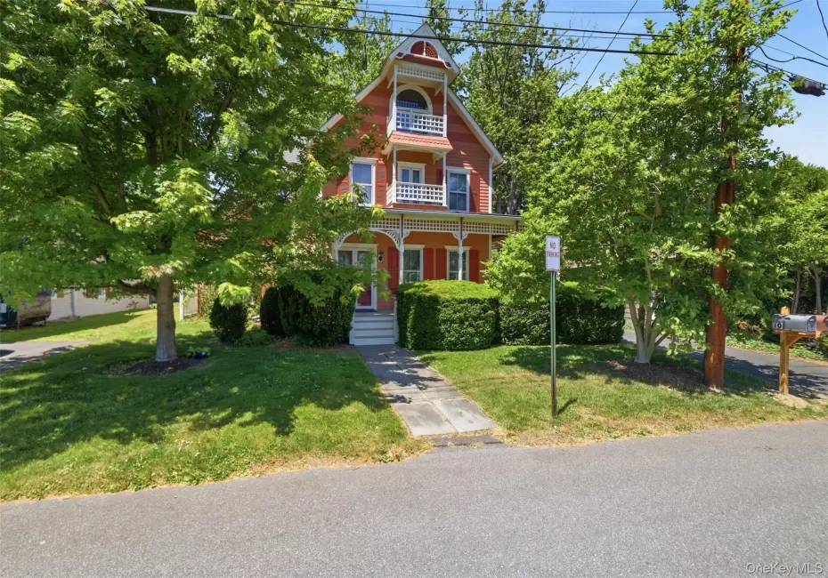 10 West Street, Marlboro, NY, 4 Bedrooms Bedrooms, 9 Rooms Rooms,4 BathroomsBathrooms,Residential,For Rent,West,0,1012445 10 West Street, Marlboro, NY, 4 Bedrooms Bedrooms, 9 Rooms Rooms,4 BathroomsBathrooms,Residential,For Rent,West,0,1012445