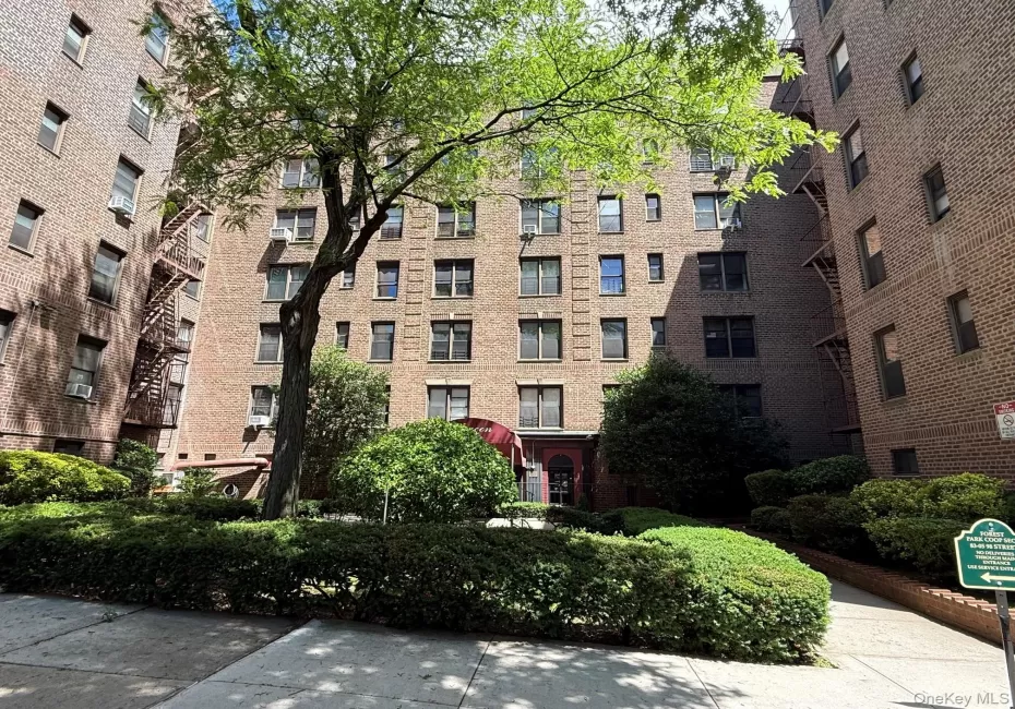 83-05 98 Street, New York, NY, 2 Bedrooms Bedrooms, 5 Rooms Rooms,1 BathroomBathrooms,Residential,For Rent,98,0,1013935 83-05 98 Street, New York, NY, 2 Bedrooms Bedrooms, 5 Rooms Rooms,1 BathroomBathrooms,Residential,For Rent,98,0,1013935