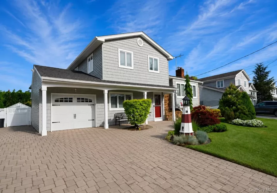 223 End Avenue, Oyster Bay, NY, 3 Bedrooms Bedrooms, 7 Rooms Rooms,1 BathroomBathrooms,Residential,For Rent,End,0,1001036 223 End Avenue, Oyster Bay, NY, 3 Bedrooms Bedrooms, 7 Rooms Rooms,1 BathroomBathrooms,Residential,For Rent,End,0,1001036