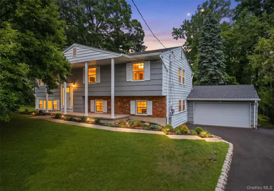 137 Howard Avenue, Orangetown, NY, 6 Bedrooms Bedrooms, 17 Rooms Rooms,3 BathroomsBathrooms,Residential,For Rent,Howard,0,1013212 137 Howard Avenue, Orangetown, NY, 6 Bedrooms Bedrooms, 17 Rooms Rooms,3 BathroomsBathrooms,Residential,For Rent,Howard,0,1013212