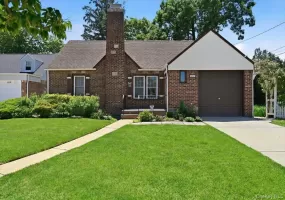 200 Edward Court, Hempstead, NY, 4 Bedrooms Bedrooms, 7 Rooms Rooms,2 BathroomsBathrooms,Residential,For Rent,Edward,0,1014485 200 Edward Court, Hempstead, NY, 4 Bedrooms Bedrooms, 7 Rooms Rooms,2 BathroomsBathrooms,Residential,For Rent,Edward,0,1014485
