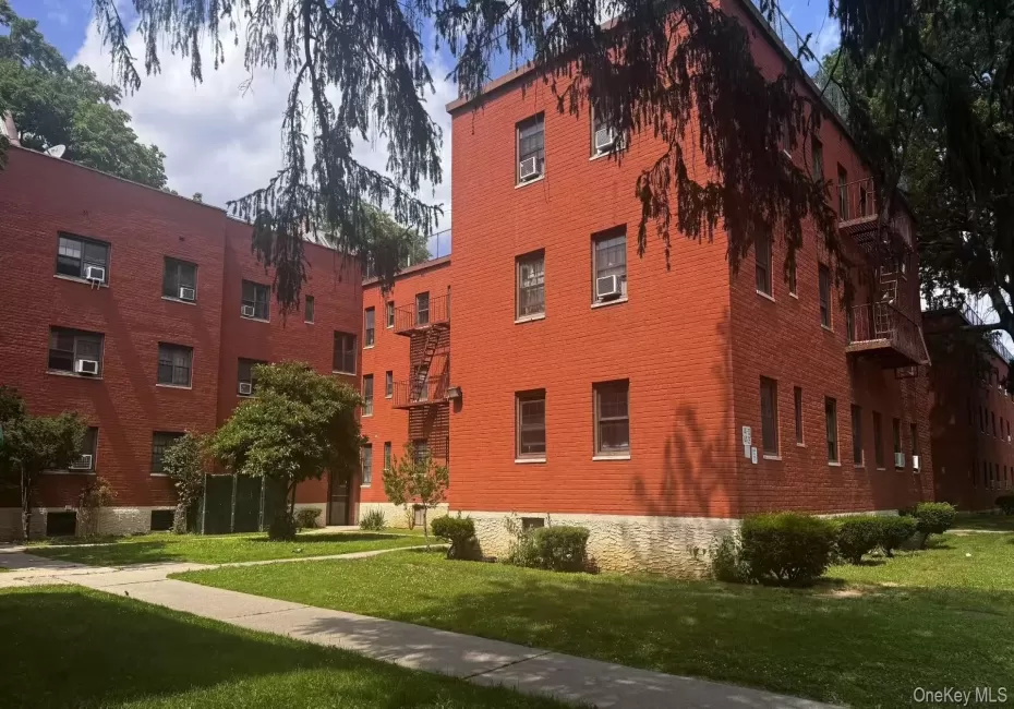141-33 78th Ave, New York, NY, 3 Bedrooms Bedrooms, 6 Rooms Rooms,1 BathroomBathrooms,Residential,For Rent,78th Ave,0,1015980 141-33 78th Ave, New York, NY, 3 Bedrooms Bedrooms, 6 Rooms Rooms,1 BathroomBathrooms,Residential,For Rent,78th Ave,0,1015980