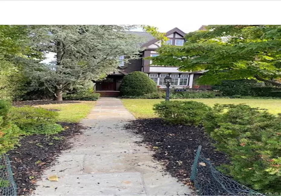 110 Echo Avenue, New Rochelle, NY, 2 Bedrooms Bedrooms, 5 Rooms Rooms,1 BathroomBathrooms,Residential Lease,For Rent,Echo,0,1016099 110 Echo Avenue, New Rochelle, NY, 2 Bedrooms Bedrooms, 5 Rooms Rooms,1 BathroomBathrooms,Residential Lease,For Rent,Echo,0,1016099