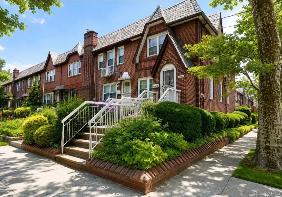 3026 Avenue T, New York, NY, 3 Bedrooms Bedrooms, 6 Rooms Rooms,1 BathroomBathrooms,Residential,For Rent,Avenue T,0,1014983 3026 Avenue T, New York, NY, 3 Bedrooms Bedrooms, 6 Rooms Rooms,1 BathroomBathrooms,Residential,For Rent,Avenue T,0,1014983