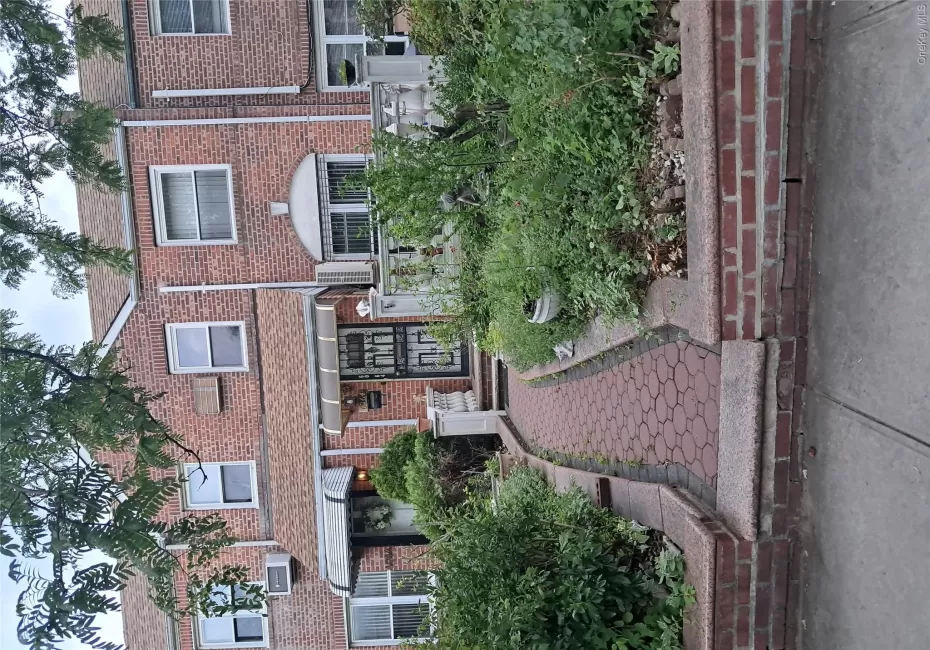6064 70th Street, New York, NY, 3 Bedrooms Bedrooms, 7 Rooms Rooms,1 BathroomBathrooms,Residential Lease,For Rent,70th,0,1012917 6064 70th Street, New York, NY, 3 Bedrooms Bedrooms, 7 Rooms Rooms,1 BathroomBathrooms,Residential Lease,For Rent,70th,0,1012917