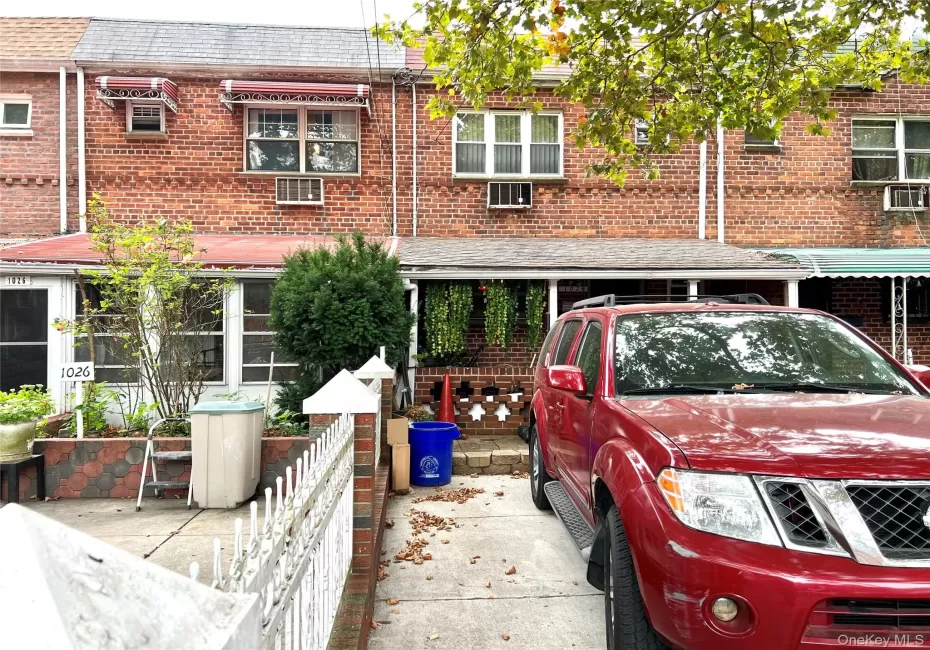 1024 Hendrix Street, New York, NY, 3 Bedrooms Bedrooms, 4 Rooms Rooms,1 BathroomBathrooms,Residential,For Rent,Hendrix,0,1016048 1024 Hendrix Street, New York, NY, 3 Bedrooms Bedrooms, 4 Rooms Rooms,1 BathroomBathrooms,Residential,For Rent,Hendrix,0,1016048