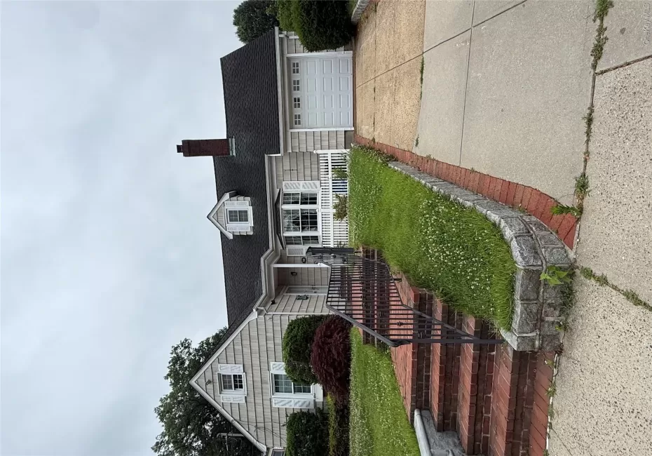 30 Highland Place, North Hempstead, NY, 5 Bedrooms Bedrooms, 9 Rooms Rooms,3 BathroomsBathrooms,Residential Lease,For Rent,Highland,0,1016097 30 Highland Place, North Hempstead, NY, 5 Bedrooms Bedrooms, 9 Rooms Rooms,3 BathroomsBathrooms,Residential Lease,For Rent,Highland,0,1016097